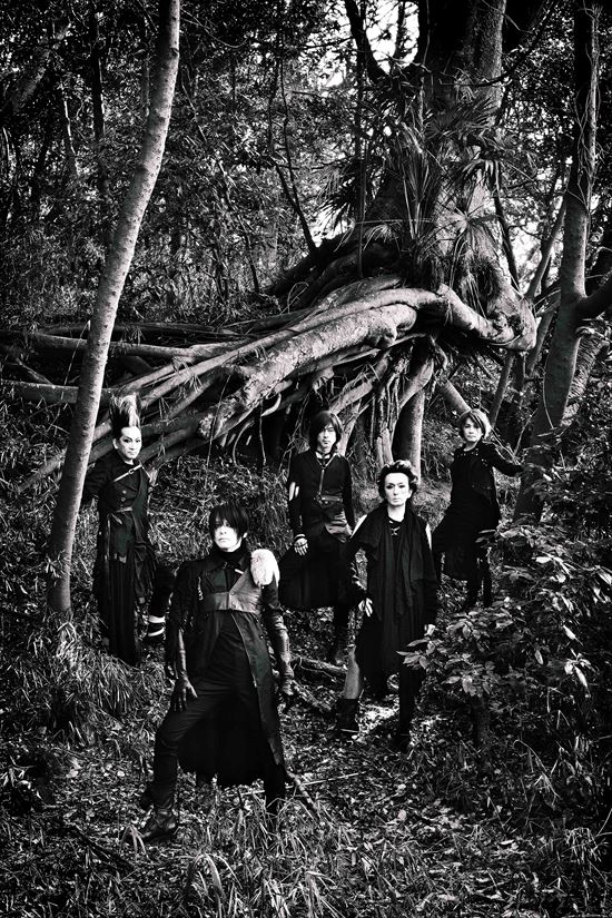 BUCK-TICK、バンドの歴史に残る、大熱狂の幕張メッセ公演ライヴ映像