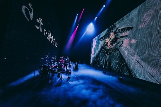 amazarashi ライブ映像作品「未来になれなかった全ての夜に」を