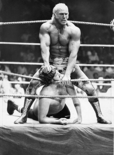 筋肉マン元祖”スーパースター”ビリー・グラハムが腸閉塞、胃酸逆流