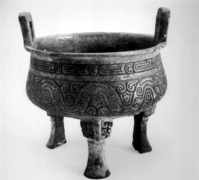 中国收藏网---新闻中心--康熙素三彩虎皮斑纹圈足钵式炉