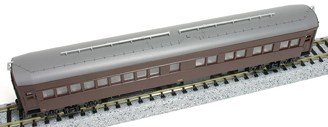 お召列車1号編成のパーツ取り付け