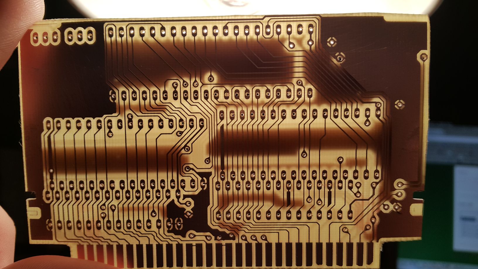 恐らくフラッシュカートリッジ nesdev TKROM NROM NES 恐らく
