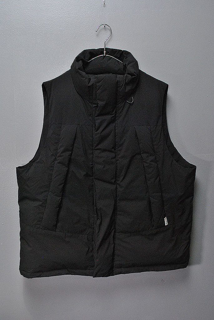 DAIWA PIER39 GORE-TEX INFINIUM FIELD DOWN VEST
