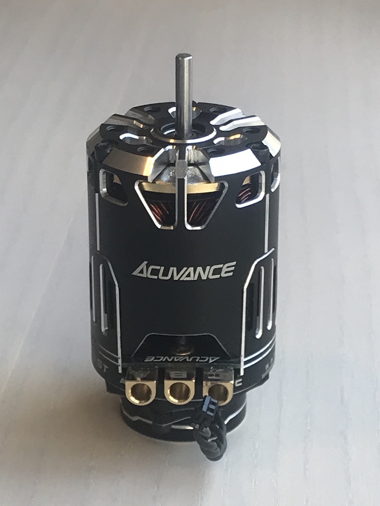 FLEDGE 10.5T With Fan / Black