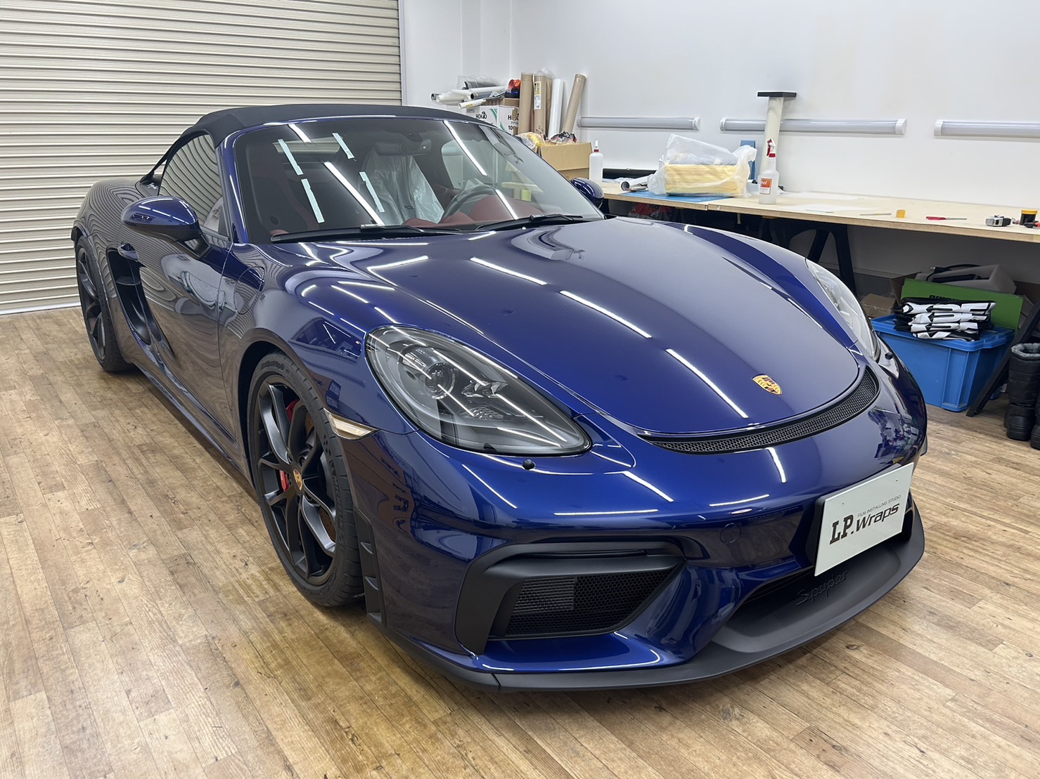 ポルシェ 718スパイダーで日本一周！？ XPEL PPF施工 - アライブライン