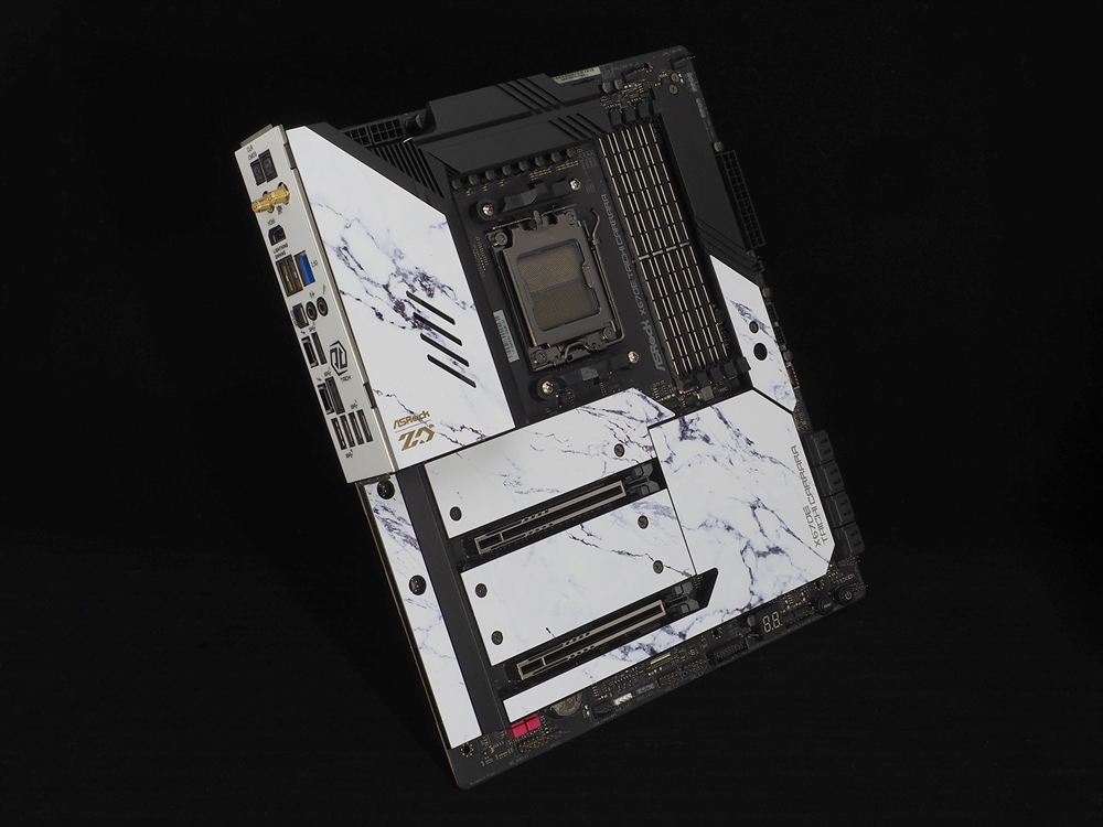 ASRock20周年記念マザー「X670E Taichi Carrara」は大理石風デザインの