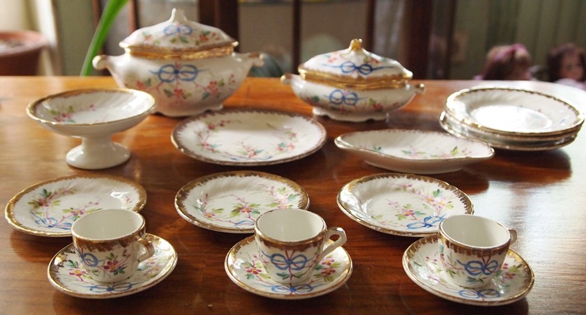 dinette アンチックドール用 19世紀の食器セット