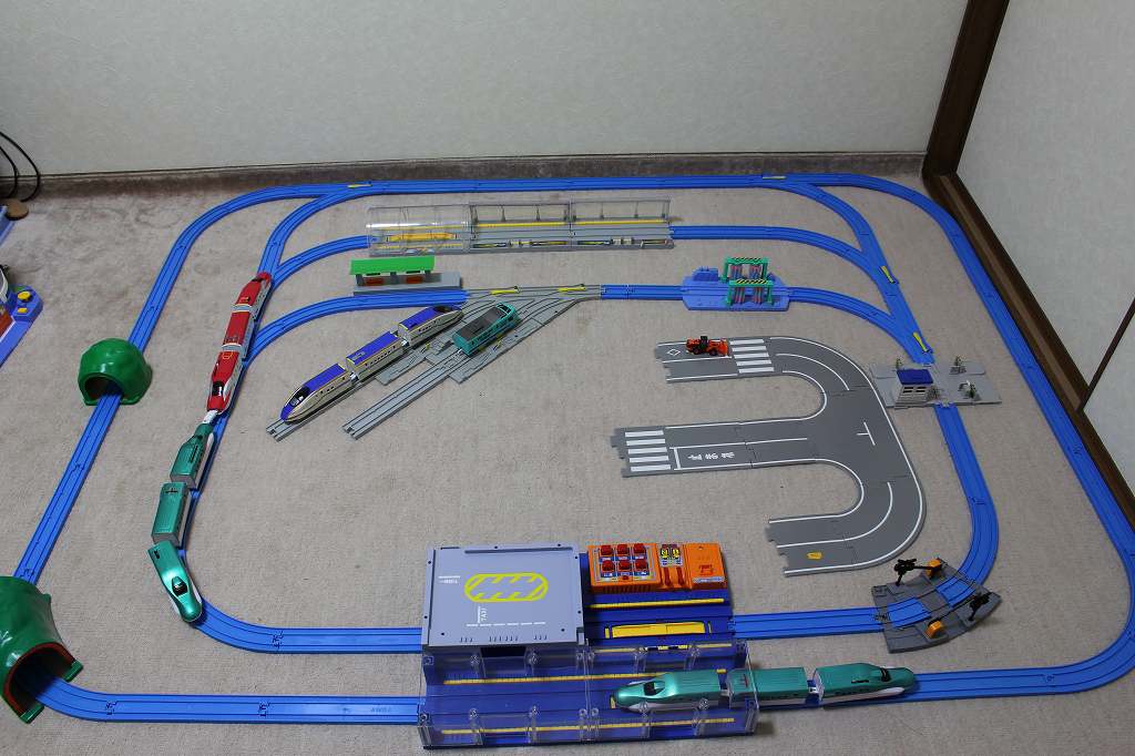 プラレール線路 9階レイアウト プラレール線路 9階レイアウト