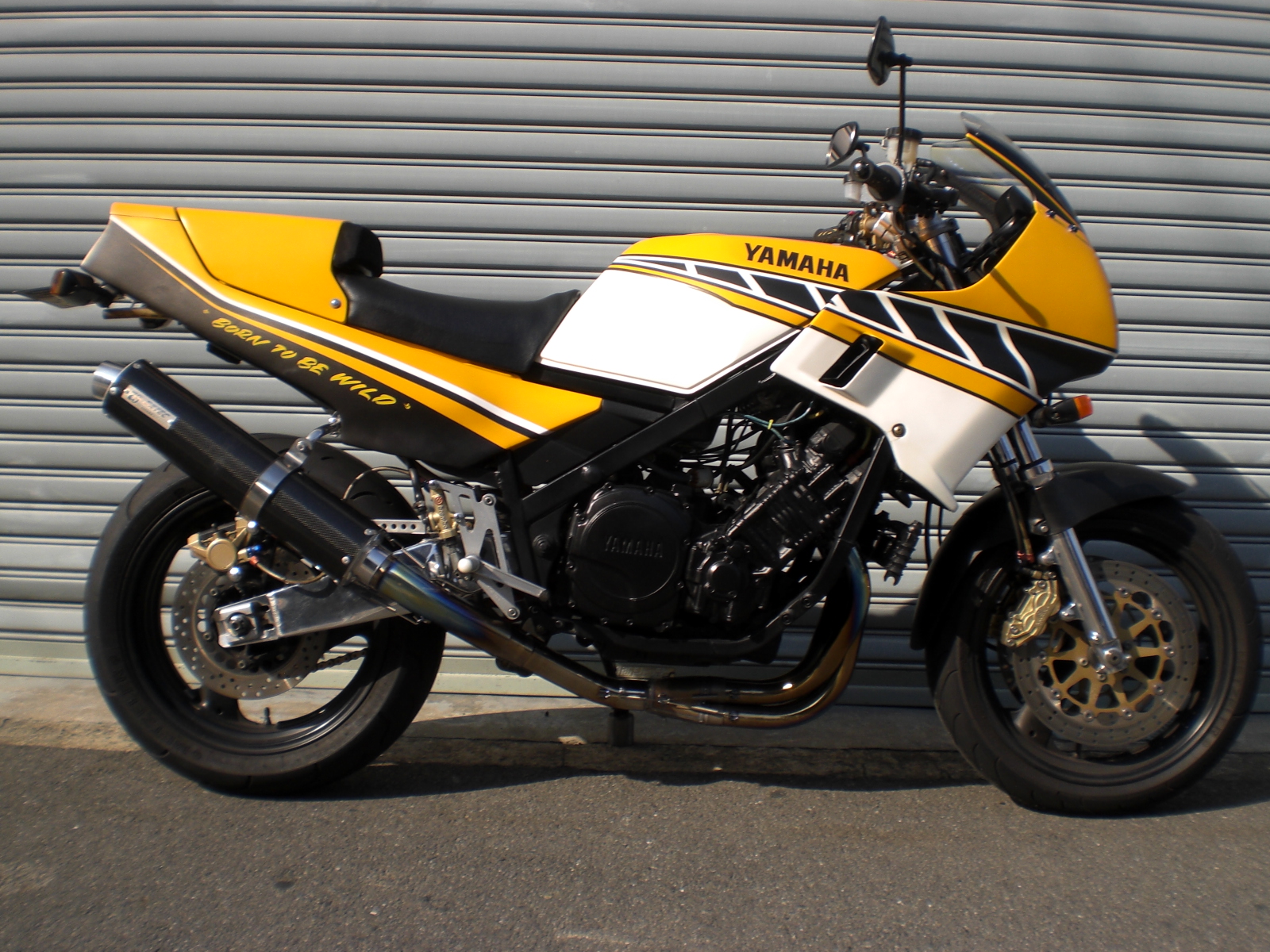 FZ750 | バイクマフラーの製造販売店です。ワンオフ・オーダーマフラー