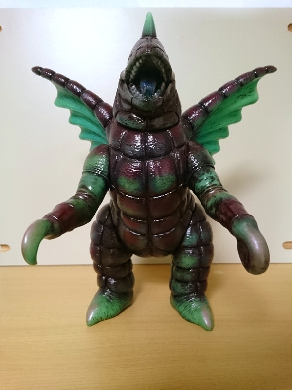 アートストーム製怪獣ソフビ「楳図かずお版ドラコ」 - 大怪獣バトル