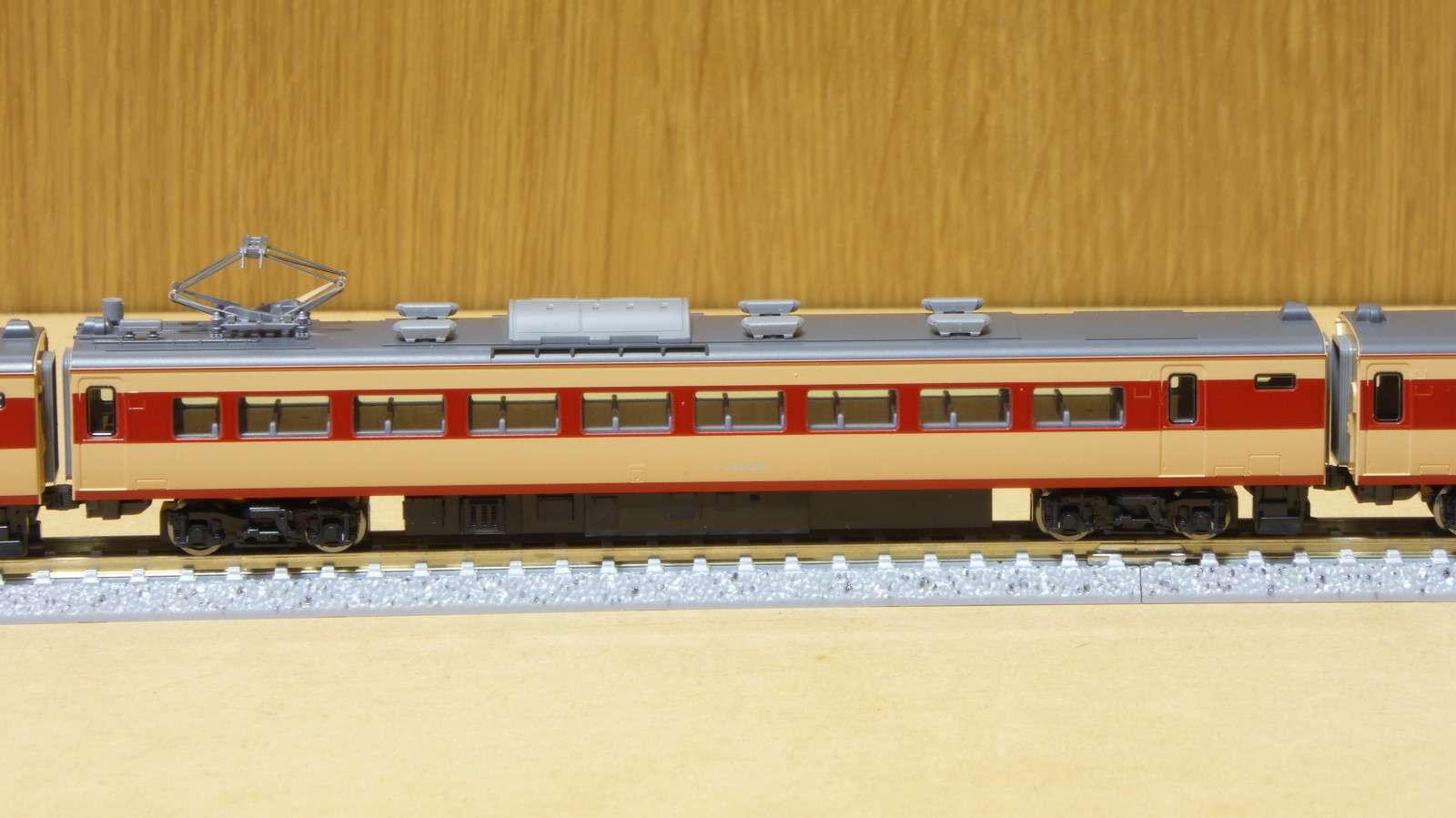 TOMIX 189系（M51編成・復活国鉄色） 入線 | 気軽にNゲージ＠鉄道模型