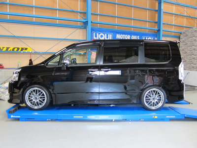 70VOXYにテイン車高調の取付です | タイヤエイトブログ