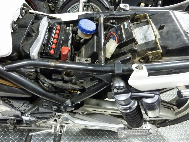 ゼファーのシートロック交換 | モトショップ功和 ／世田谷区のバイク