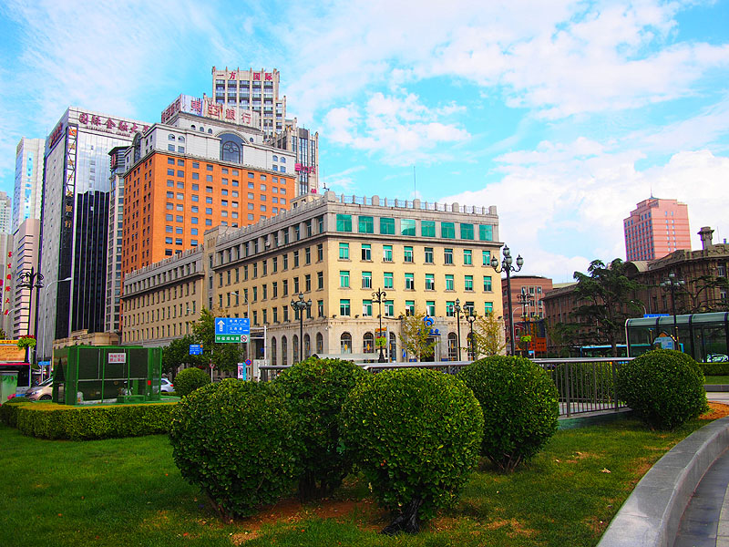 Dalian④ 中山広場歴史建築群、旧大連ヤマトホテルで喫茶、夕食はウニ