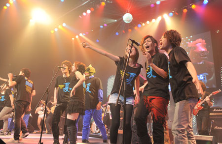 ニコニコ大会議2010夏、総勢32名が歌い、踊り、奏でました！‐ニコニコ