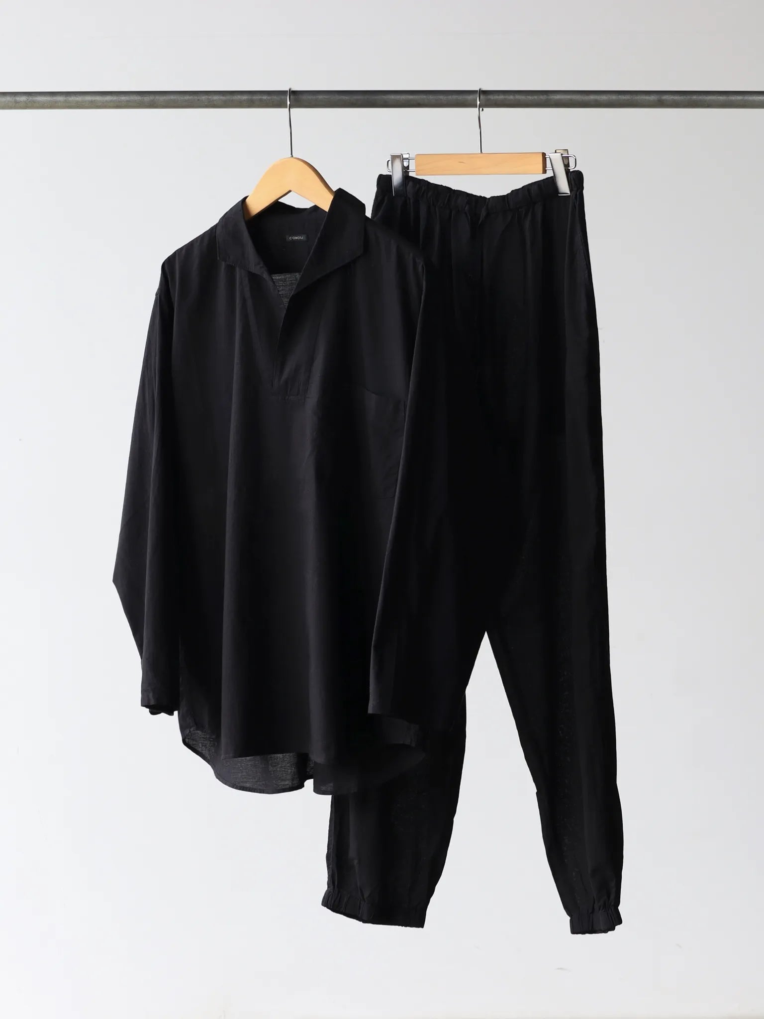 COMOLI KHADIコットン パジャマ BLACK | CASANOVA&CO (カサノヴァ
