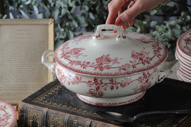 ショワジールロワ窯赤いバラモチーフのスーピエール フランス