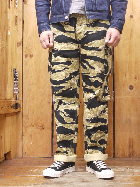 バズリクソンズ ゴールドタイガーカモフラージュパンツ BR42502 迷彩
