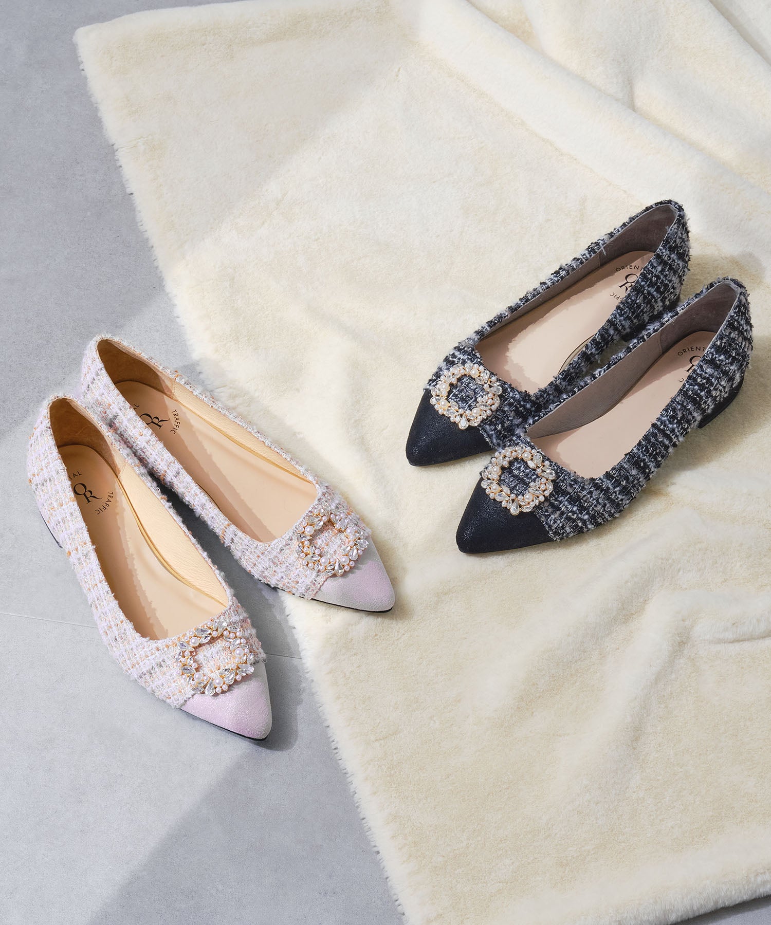 カタログ掲載アイテム】ビジューモチーフツイードフラットパンプス