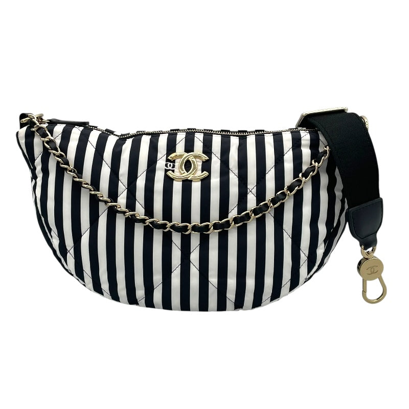 シャネル CHANEL ラージホーボー AS4698 ブラック ホワイト GD金具