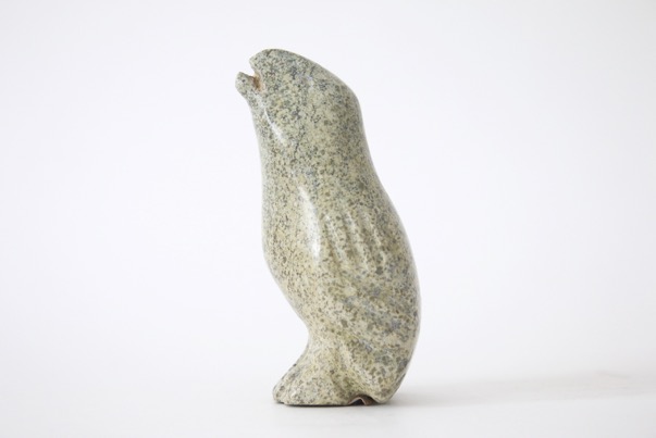 Eskimo Art Stone Sculpture “Hawk” エスキモーアート 鷹 オブジェ