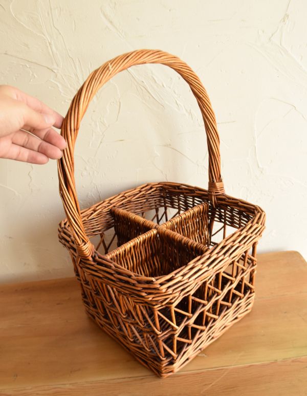 イギリスアンティークの仕切り付バスケット アンティークパニエ（カゴ