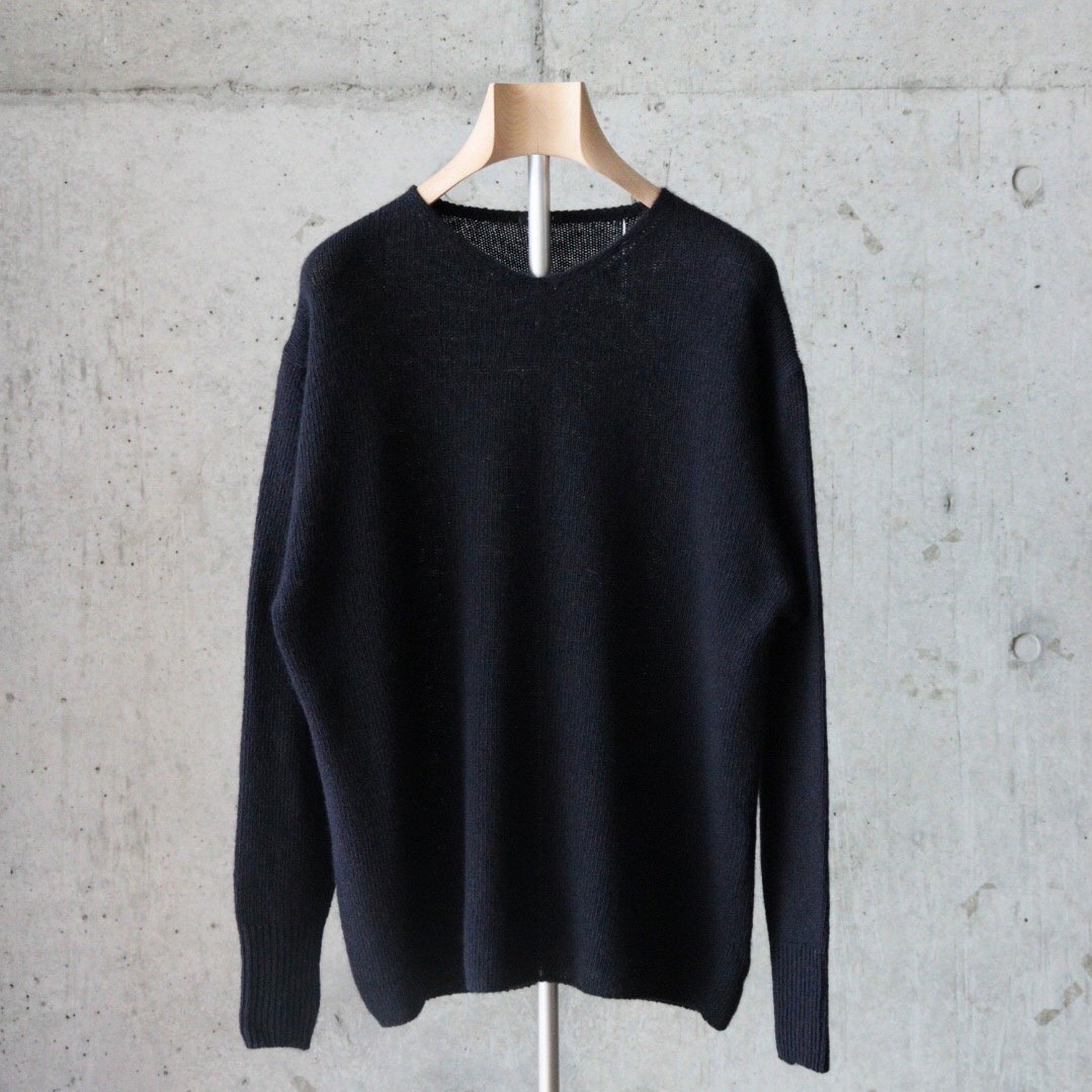 COMOLI / カシミヤが織りなす究極のミニマリズム。 | IDEAL