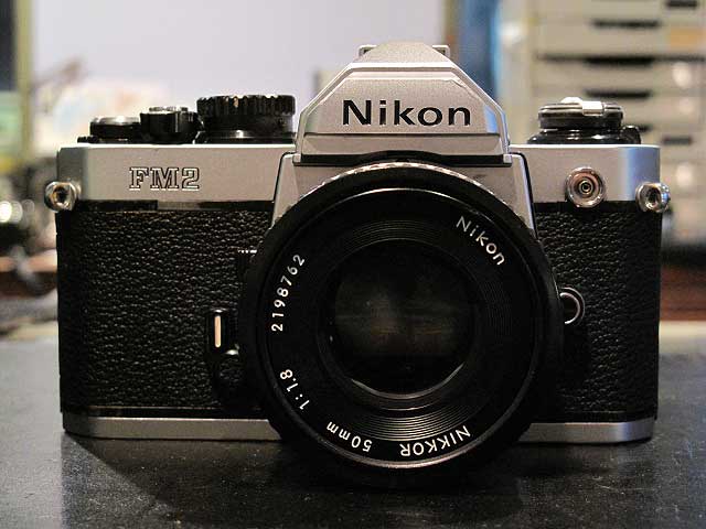 Nikon F100 とFM2 | イエネコカメラ 名古屋市 中古フィルムカメラを