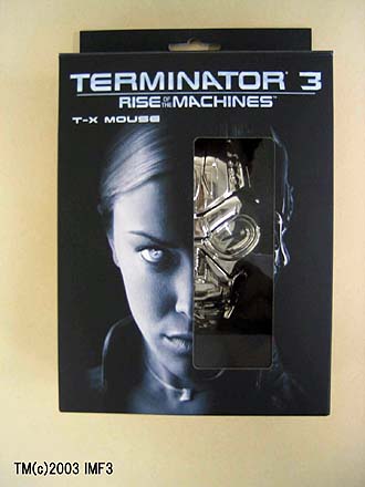 News：女ターミネーターがマウスに！ 目が青く光る！