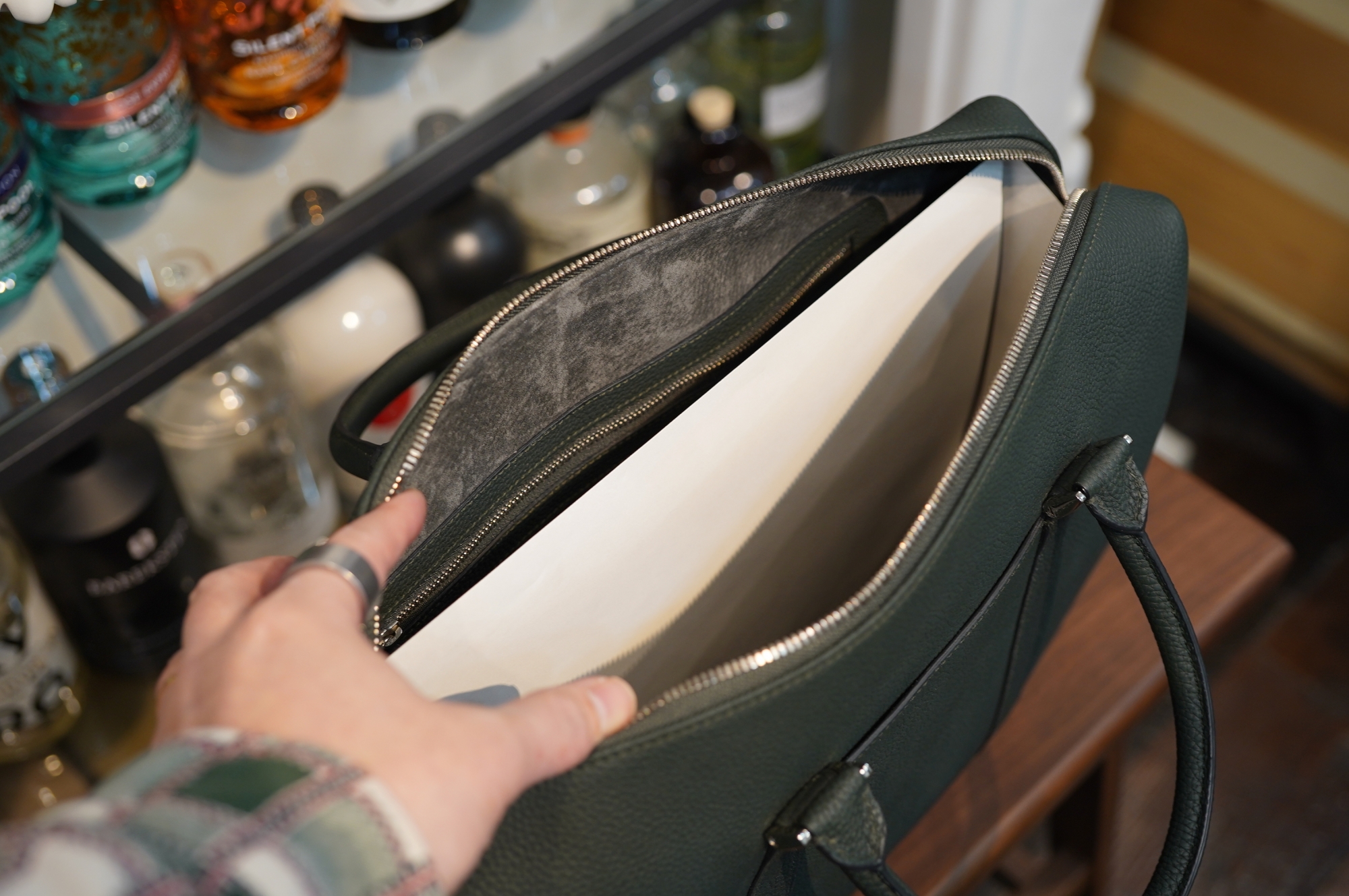 カンダミサコさんより、絶妙なタイミングで素敵なブリーフケース、pane