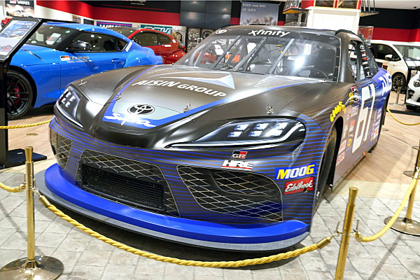 トヨタ スープラ ナスカー #61 Toyota Supra NASCAR #61 | Car and