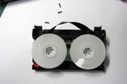 8ミリビデオテープを分解する | イケてる、モノ・コト