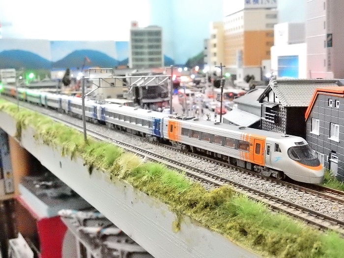 Nゲージ鉄道模型】＜入線報告＞マイクロエース四国8000系リニューアル