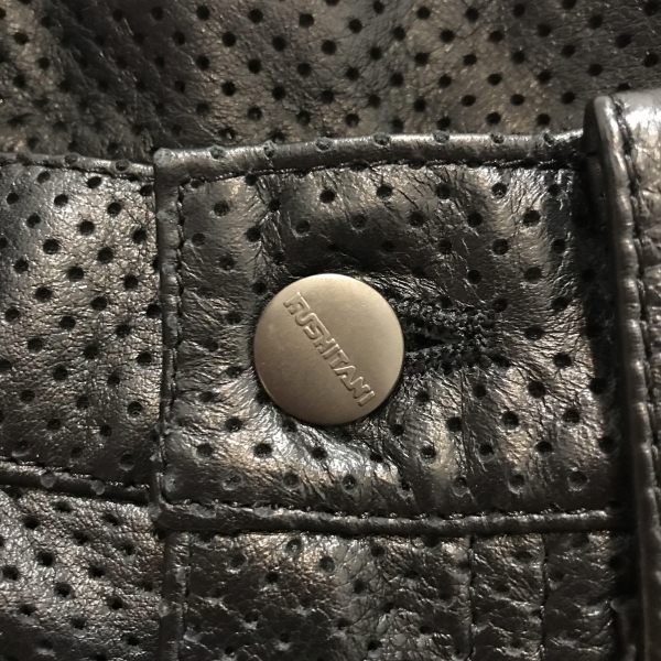 メッシュレザーパンツのご紹介：KUSHITANI 清水店 | KUSHITANI