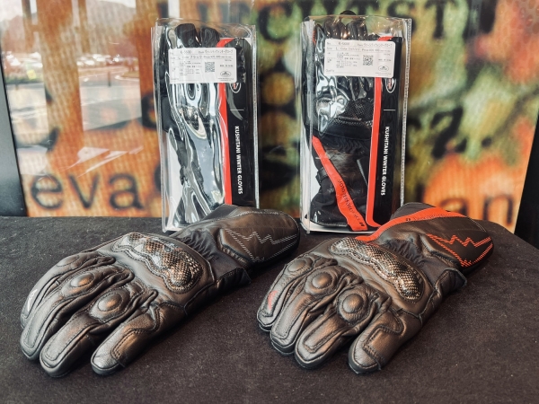 新作入荷】ヴァーシティーウインターグローブ入荷のお知らせ