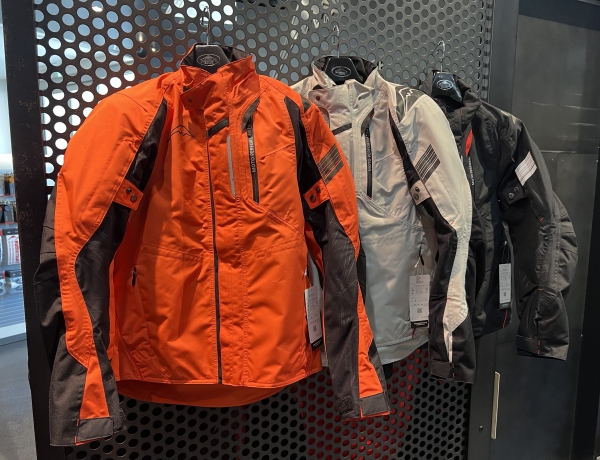 2024年モデル】アクアジャケット入荷！：KUSHITANI 清水店 | KUSHITANI
