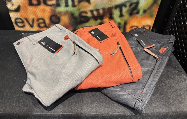 冬の定番パンツ】エクスパンドウインドカットパンツ入荷のお知らせ