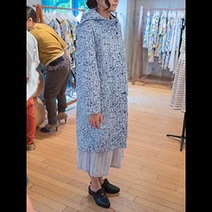 ミナペルホネン letter of flower レインコート (us 6488) light blue