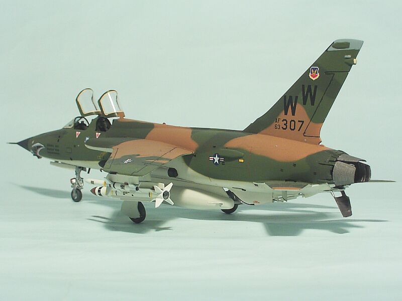 ハセガワ／モノグラム1/72 F-105Gサンダーチーフ