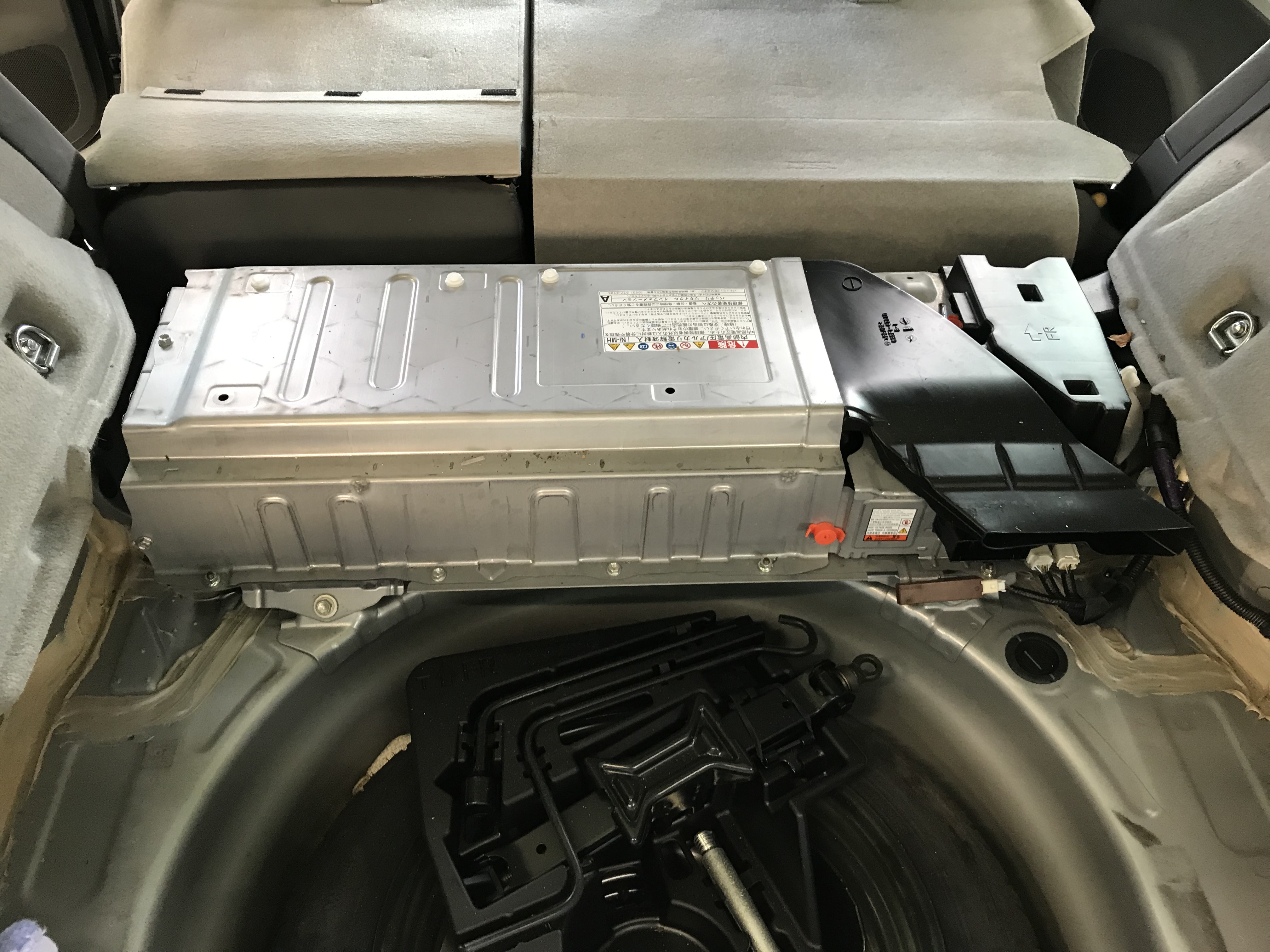 ZVW30プリウス ハイブリッドバッテリー交換と、お得なキャンペーンのご