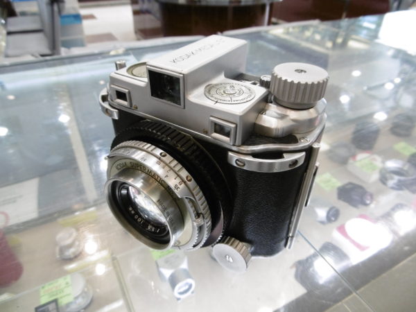 中判カメラ「KODAK メダリスト」