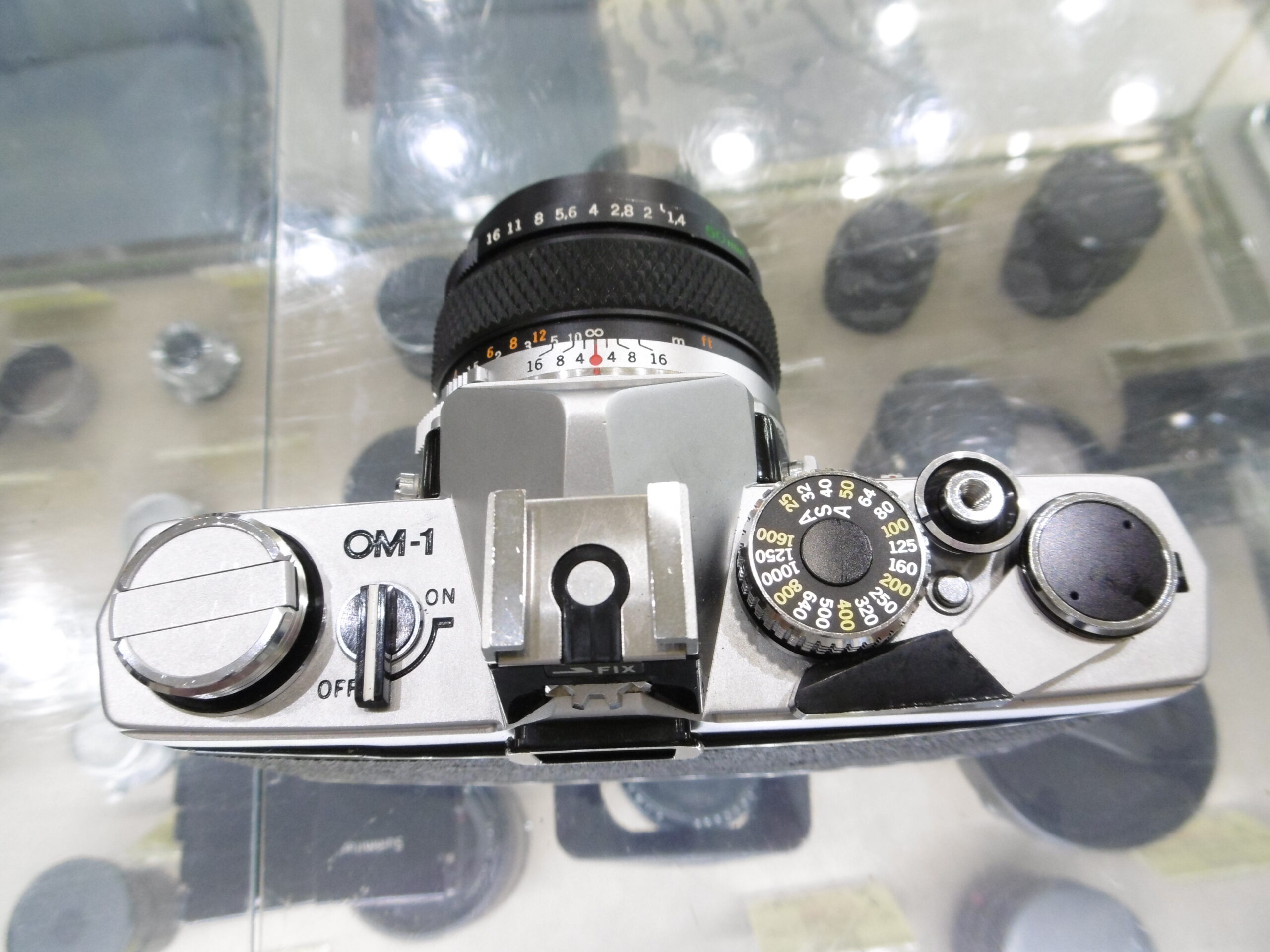 小型軽量一眼レフ「オリンパス OM-1」