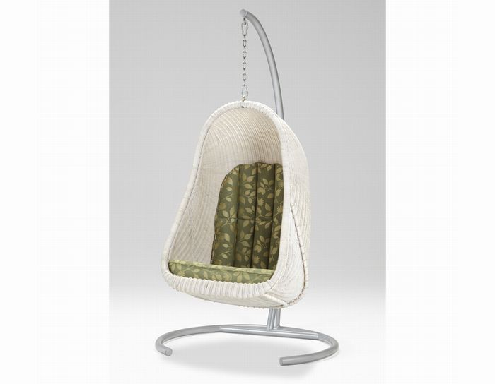 Hanging Chair | 籐家具でつくる、ぬくもりと人にやさしい空間づくり