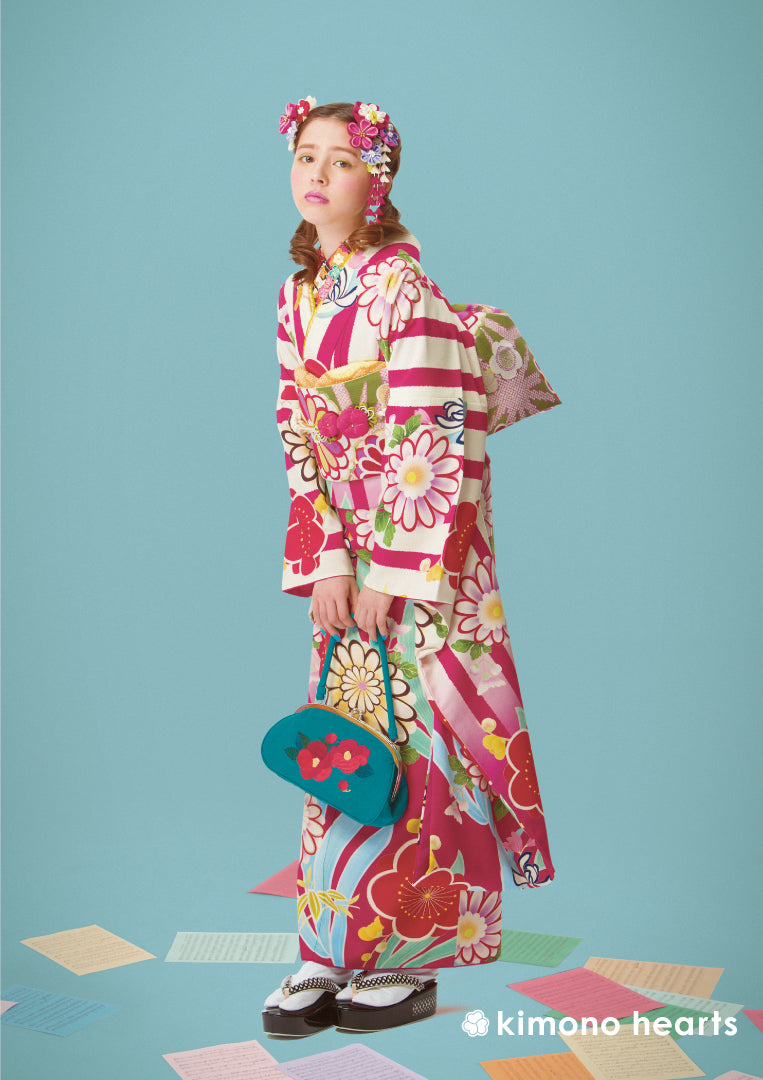 振袖ネットレンタル：ピンクのストライプ】花柄がレトロでポップな印象