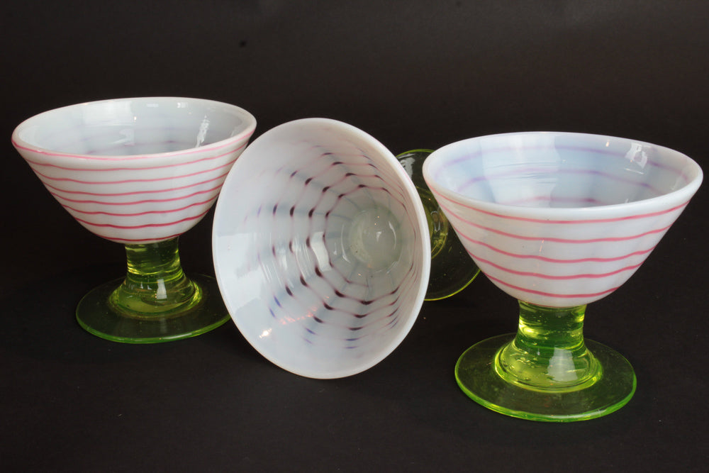 氷コップ 赤い縁 乳白色 足付きグラス 3個セット 大正ガラス 氷コップ