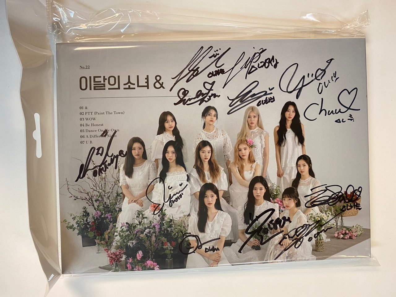 LOONA - & - AUTOGRAPHED ALBUM – KPOP Store in USA