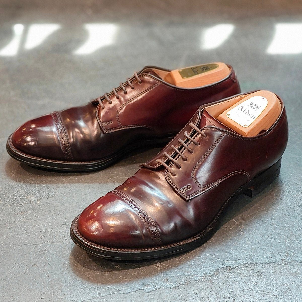 美品 【ALDEN】オールデン 56201 パンチドキャップトゥ コードバン