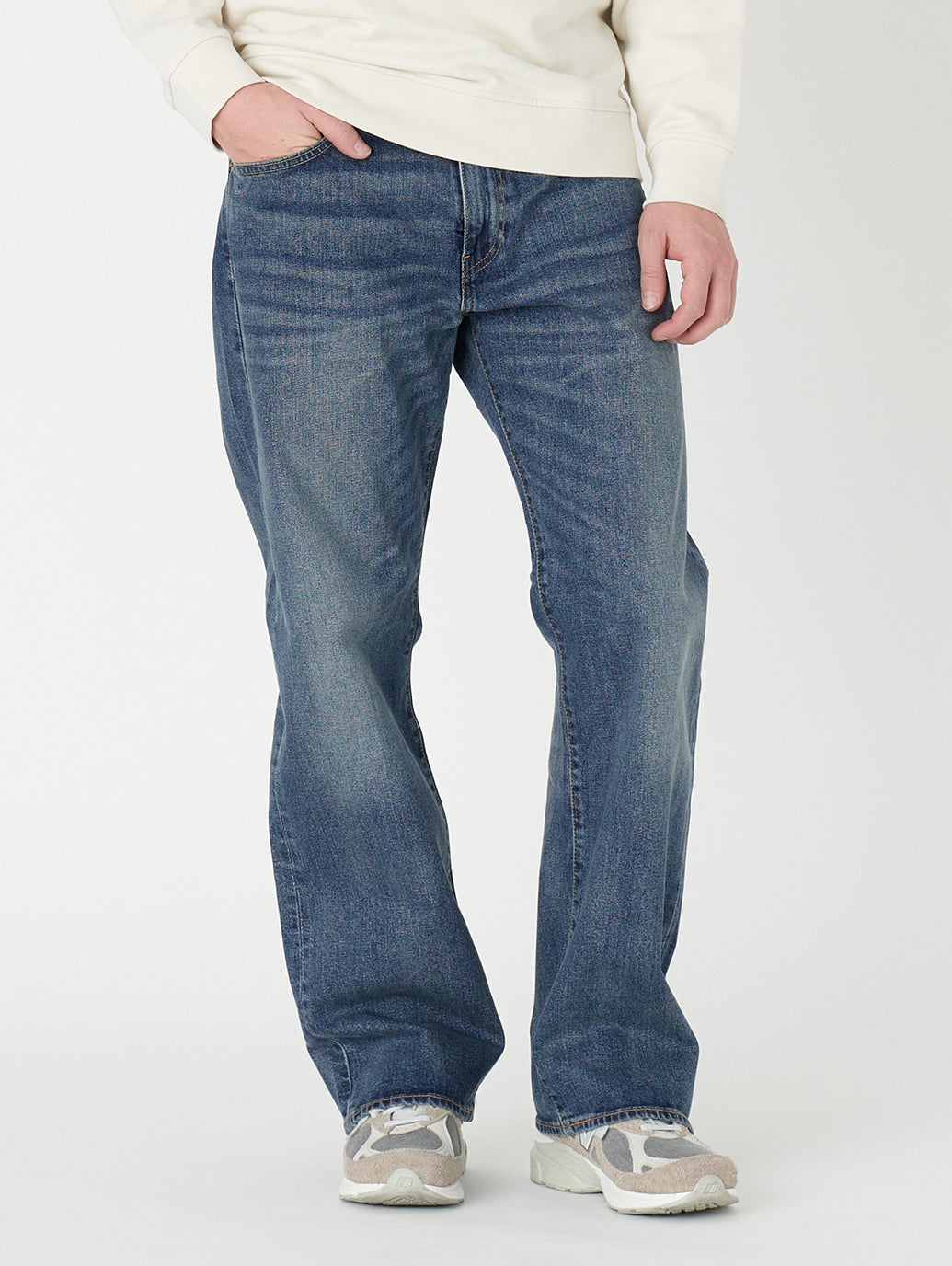 569™ ルーズストレート ミディアムインディゴ – リーバイス®公式