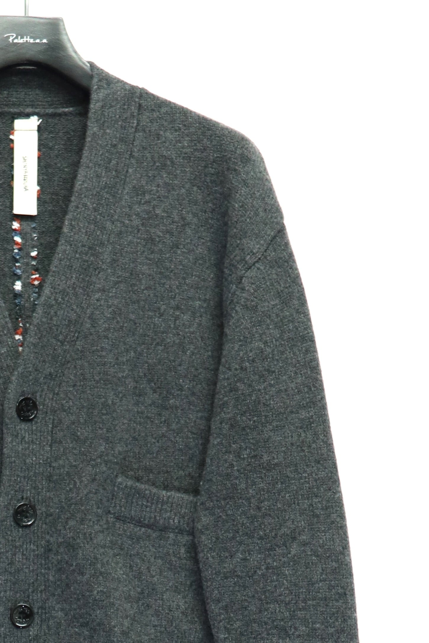 SHINYAKOZUKA(シンヤコヅカ)のMASCOT HANDS CARDI CHARCOAL(ニット)の