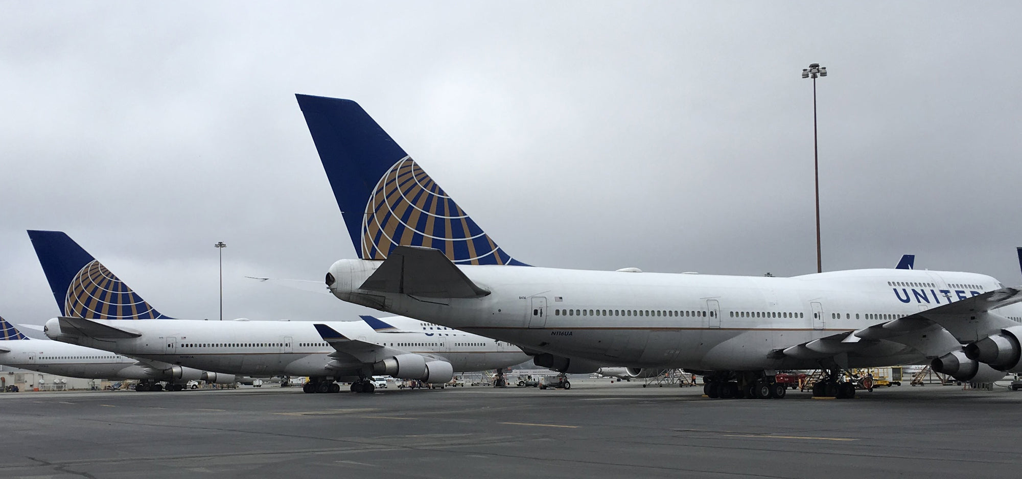 United Airlines® PlaneTags | Authentic Aircraft Collectibles